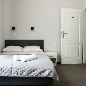  Hostel Peregrinus &